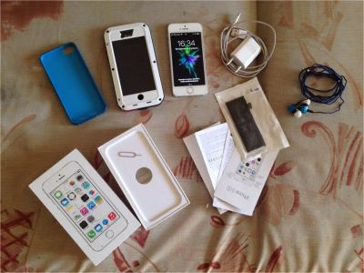 Лот: 9444063. Фото: 1. Смартфон Apple Iphone 5s 16 gb... Смартфоны