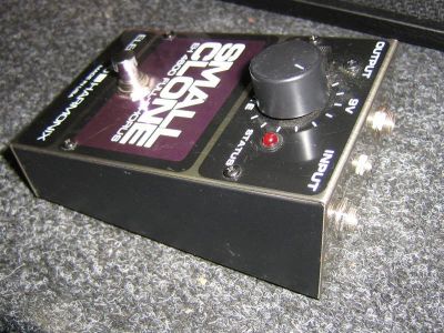 Лот: 1240970. Фото: 1. EHX Small Clone Chorus. Гитарные эффекты и комбоусилители