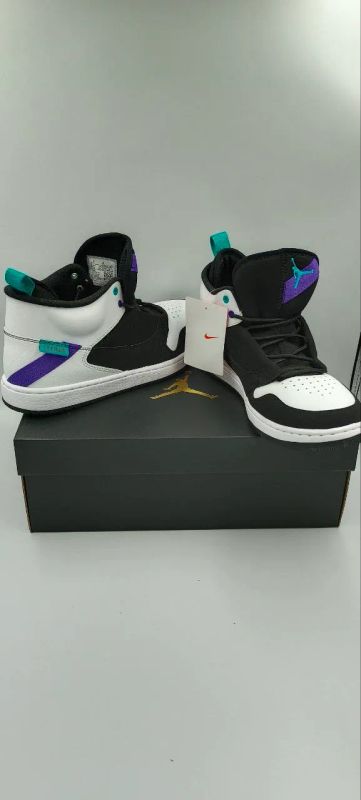 Лот: 20722097. Фото: 1. NIKE Fadeaway 885178380068 Оригинальные... Кеды, кроссовки, слипоны