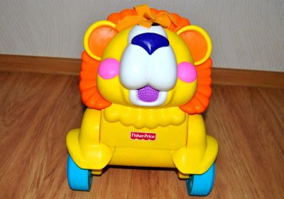 Лот: 3649587. Фото: 1. Ходунки Лев Fisher Price. Ходунки, прыгунки, качели