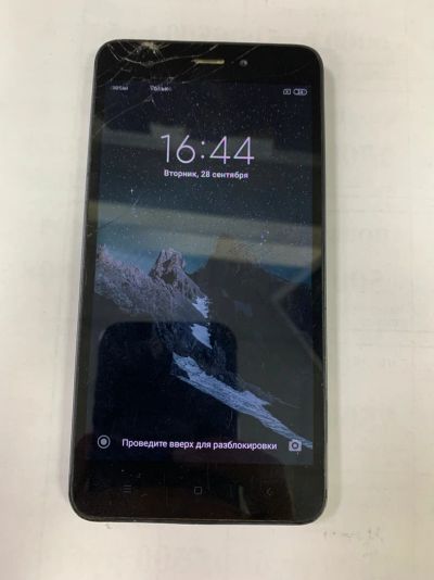 Лот: 18129474. Фото: 1. Телефон Redmi 4a 2/32 Разбит не... Смартфоны