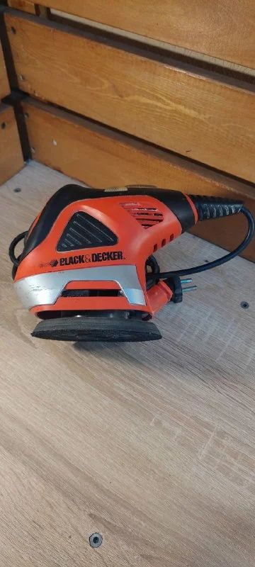 Лот: 18921390. Фото: 1. Машинка шлифовальная Black & Decker... Электроинструмент