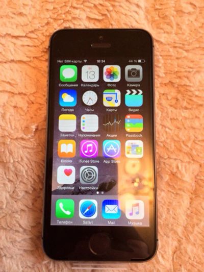 Лот: 6261538. Фото: 1. iphone 5s 16gb черный рст + 4... Смартфоны
