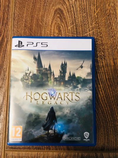 Лот: 23696181. Фото: 1. Hogwarts legacy ps5 playstation... Игры для консолей