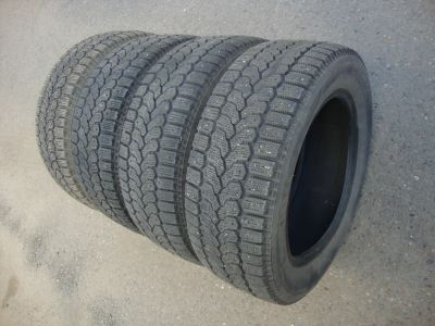 Лот: 16803135. Фото: 1. 195/60/15 Yokohama Ice Guard Stud... Шины