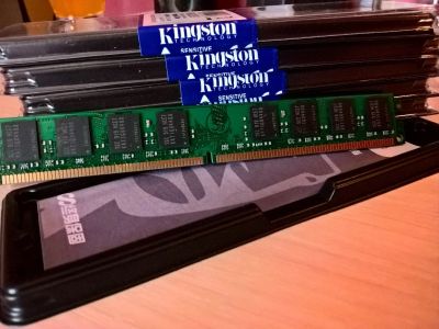 Лот: 7573568. Фото: 1. Kingston DDR2 планки по 2Gb Оперативная... Оперативная память