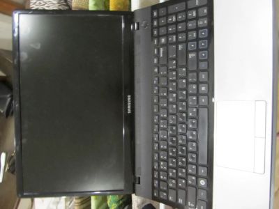 Лот: 6021264. Фото: 1. Ноутбук Samsung np300e5a - s08ru... Ноутбуки