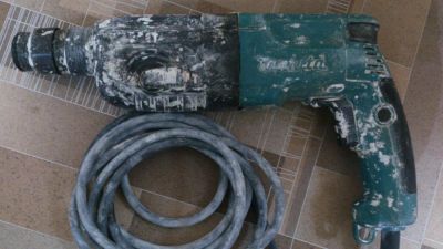 Лот: 7767720. Фото: 1. Перфоратор Makita HR2450. Электроинструмент
