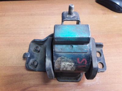 Лот: 21412746. Фото: 1. подушка двигателя Toyota Camry... Двигатель и элементы двигателя
