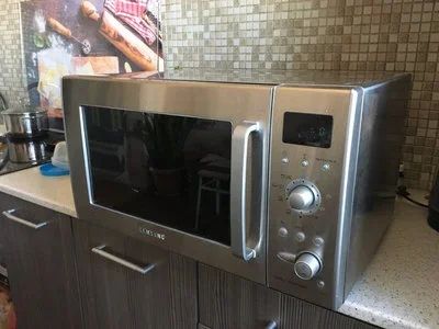 Лот: 12522134. Фото: 1. Микроволновка Samsung СВЧ Микроволновка. Микроволновки, мини-печи