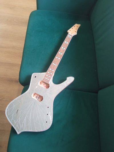 Лот: 19514421. Фото: 1. Электрогитара ibanez Iceman тушка. Гитары