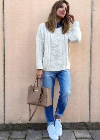 Лот: 10681305. Фото: 1. Свитер молочный. Свитеры, толстовки, худи