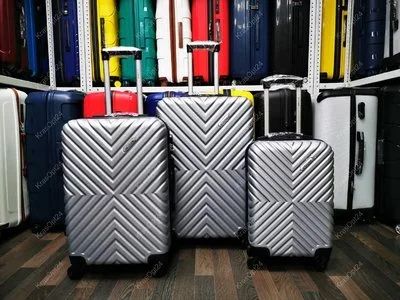 Лот: 15521051. Фото: 1. Чемодан Большой "New-Delhi" Серебристый... Чемоданы и сумки дорожные
