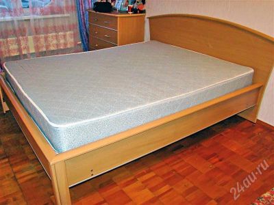 Лот: 249023. Фото: 1. Кровать двуспальная с матрасом. Кровати
