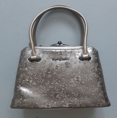 Лот: 23330443. Фото: 1. Женская сумка. Сумки