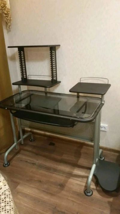 Лот: 4459170. Фото: 1. Стол компьютерный. Компьютерные и письменные столы