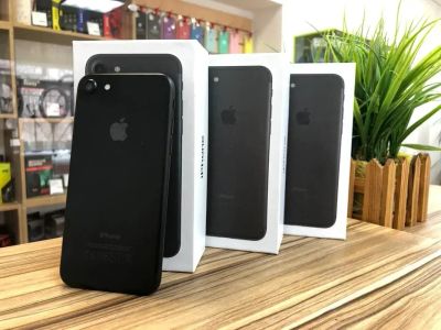 Лот: 17474957. Фото: 1. iPhone 7. Гарантия. Оригинал. Смартфоны