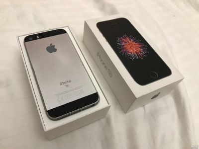 Лот: 13047872. Фото: 1. Iphone se 16gb. Смартфоны