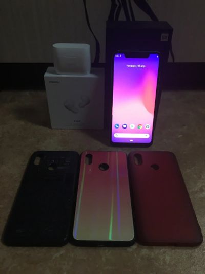 Лот: 14304522. Фото: 1. Xiaomi mi 8 6/64gb white + подарок. Смартфоны
