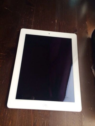 Лот: 3760922. Фото: 1. Ipad 2 16gb white. Планшеты