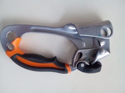 Лот: 5155004. Фото: 1. жумар petzl. Альпинизм и скалолазание
