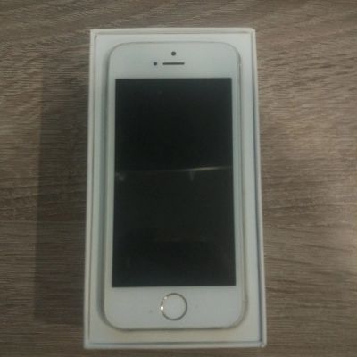 Лот: 14300211. Фото: 1. iPhone 5s 64GB. Смартфоны