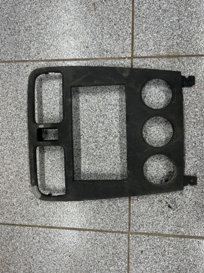 Лот: 25079043. Фото: 1. Центральная консоль Subaru Forester... Салон