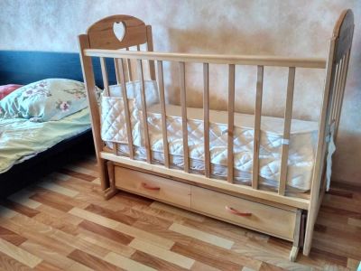 Лот: 11583236. Фото: 1. Детская кроватка 120*60 с маятником... Детские кровати и кроватки
