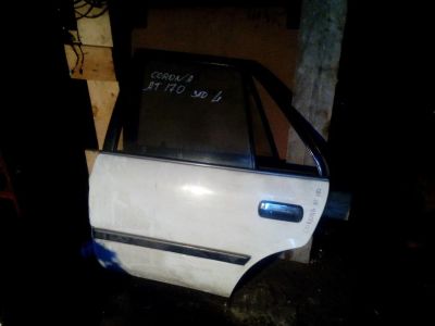 Лот: 4620532. Фото: 1. Toyota Corona AT 170 Дверь. Кузов