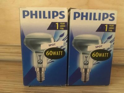 Лот: 11095395. Фото: 1. 2 лампы Philips 60 WATT. Другое освещение
