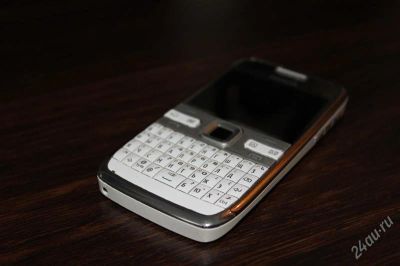 Лот: 2428635. Фото: 1. Телефон Nokia E72 White!. Смартфоны