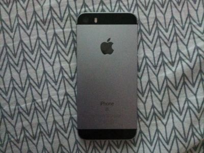Лот: 19068928. Фото: 1. IPhone se. Смартфоны