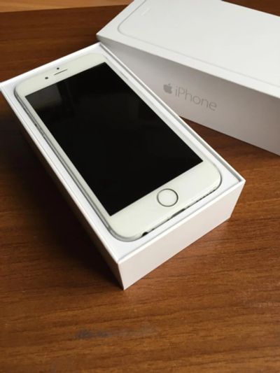 Лот: 8142486. Фото: 1. iPhone 6 64GB Silver (РСТ). Смартфоны