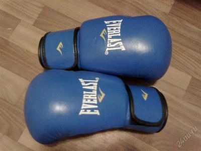 Лот: 1597713. Фото: 1. Перчатки Бокс Everlast 10oz. Одежда для боевых искусств