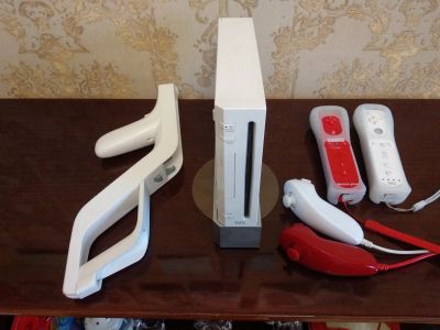 Лот: 15554501. Фото: 1. Wii. Игровые приставки, консоли