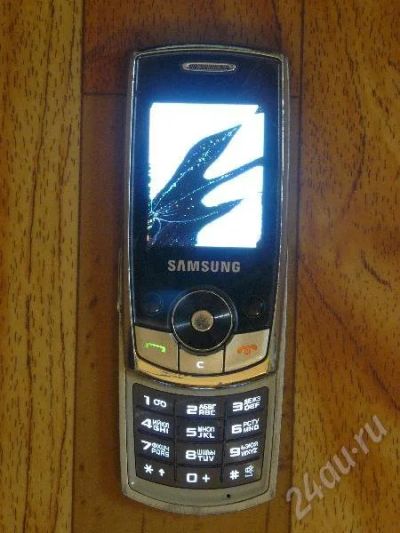 Лот: 196785. Фото: 1. Мобильный телефон SAMSUNG SGH-J700. Кнопочные мобильные телефоны
