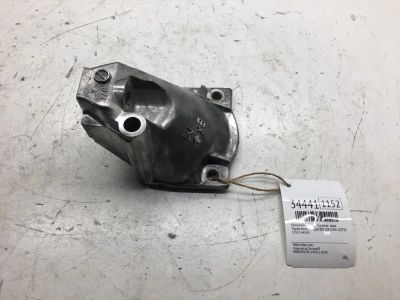 Лот: 20387060. Фото: 1. Кронштейн опоры двигателя Toyota... Двигатель и элементы двигателя