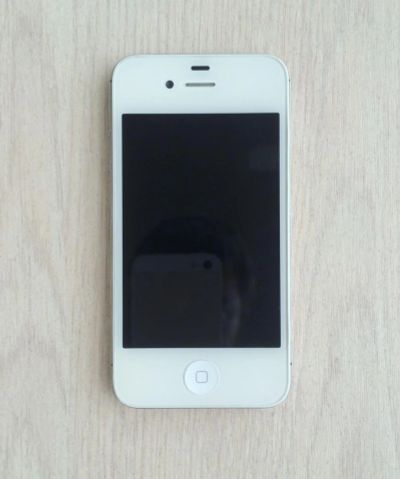 Лот: 6100317. Фото: 1. iPhone 4S 64GB white. Смартфоны