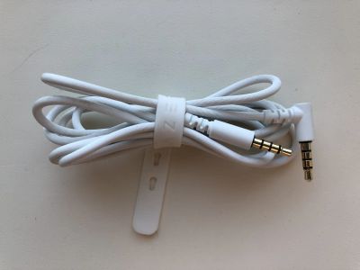 Лот: 25404690. Фото: 1. Кабель AUX Razer белый MiniJack... Шлейфы, кабели, переходники