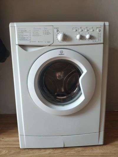 Лот: 18007550. Фото: 1. Стиральная машина Indesit IWSC5105... Стиральные машины