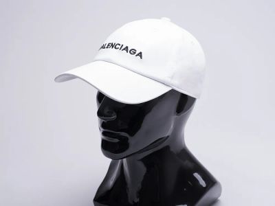 Лот: 14289015. Фото: 1. Кепка Balenciaga. Шарфы, платки