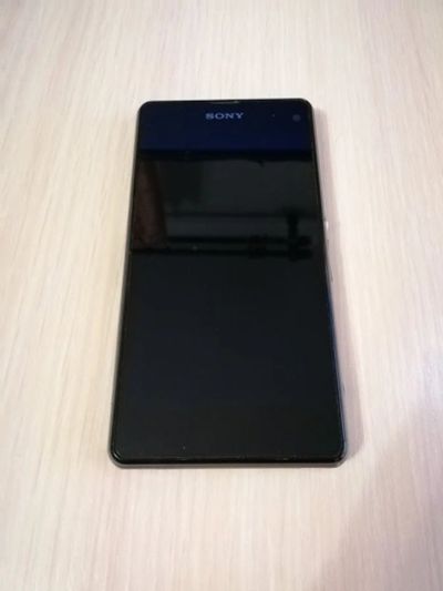 Лот: 10858159. Фото: 1. Смартфон Sony Xperia Z1 Compact. Смартфоны