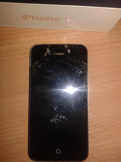 Лот: 4687767. Фото: 1. iPhone 4. Смартфоны