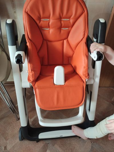 Лот: 19573770. Фото: 1. Стульчик для кормления Peg-Perego... Стульчики для кормления