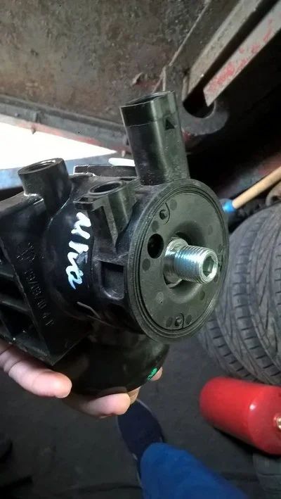 Лот: 13699853. Фото: 1. Топливный насос iveco 42545831... Топливная система