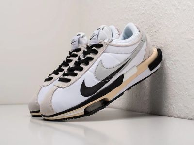 Лот: 20837735. Фото: 1. Кроссовки Sacai x Nike Cortez... Кеды, кроссовки, слипоны