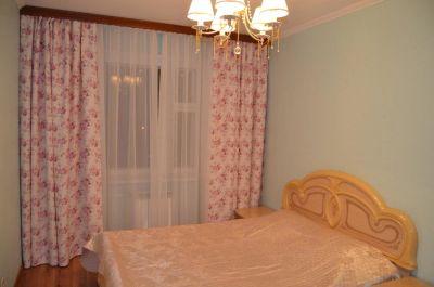 Лот: 9415980. Фото: 1. Сдам 2 комн квартиру ул. Батурина. Квартиры, студии