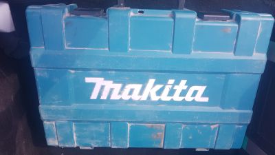 Лот: 11747963. Фото: 1. Отбойный молоток фирмы Makita. Электроинструмент