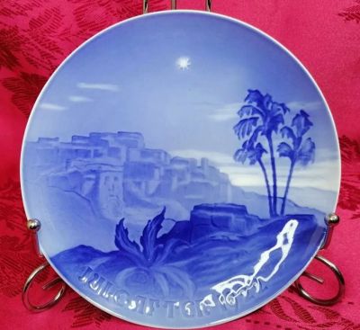 Лот: 19578471. Фото: 1. Рождественская настенная тарелка... Фарфор, керамика