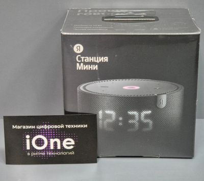 Лот: 24654909. Фото: 1. Яндекс Станция Мини с часами Чёрный... Умные колонки